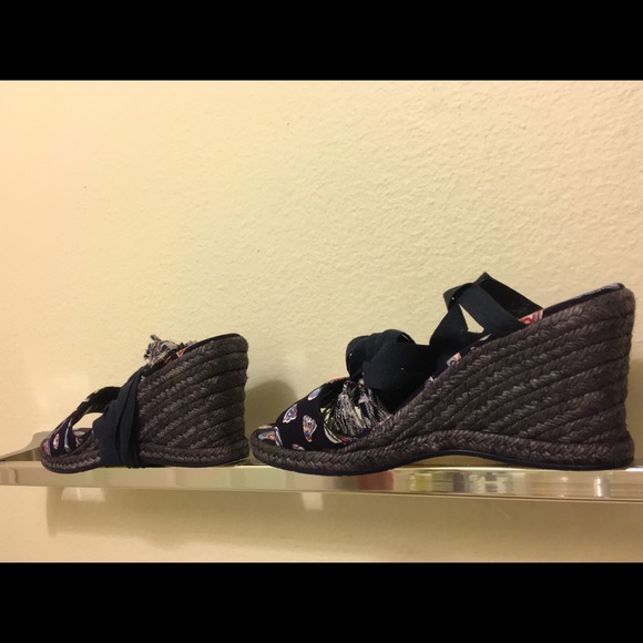 ❤️CHANEL❤️-SOLD - Picture 9 of 13